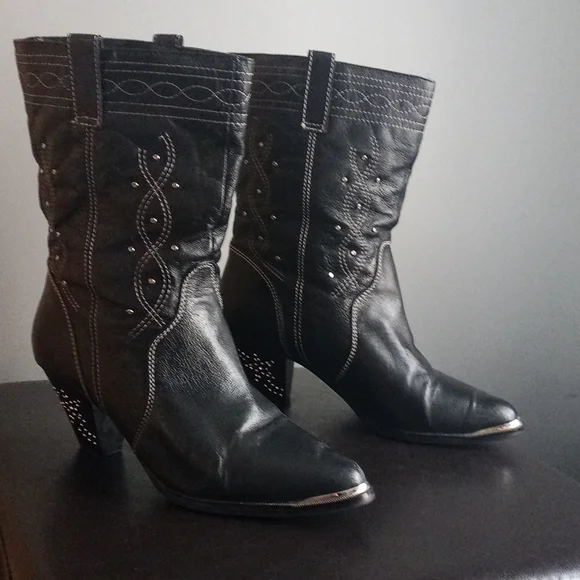 Dingo Rhinestone Low Rise Cowboy Boots - Picture 14 of 14